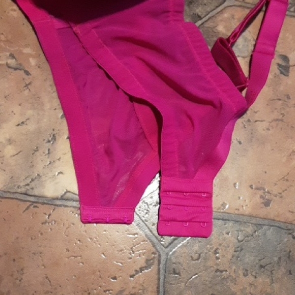 Ambrielle Fuchsia Lace Bra Size 42DD - Picture 6 of 7